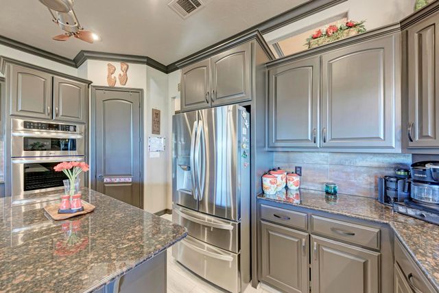 303 Left LN, Horseshoe Bay, TX 78657