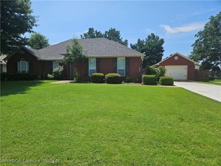 2301 Joyce Drive, Lavaca, AR 72941