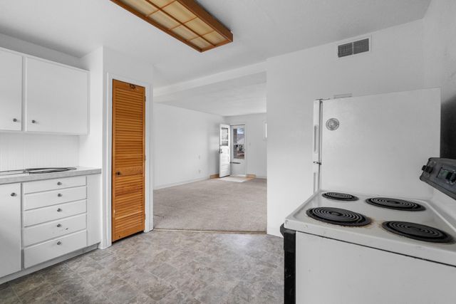 305 Poplar Avenue, Waterloo, IA 50703