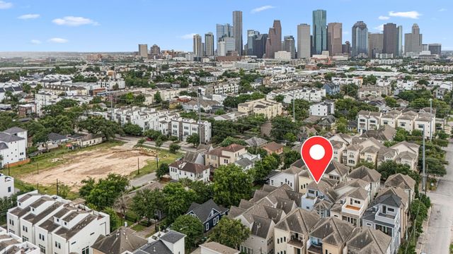 2022 Sabine Street, Houston, TX 77007