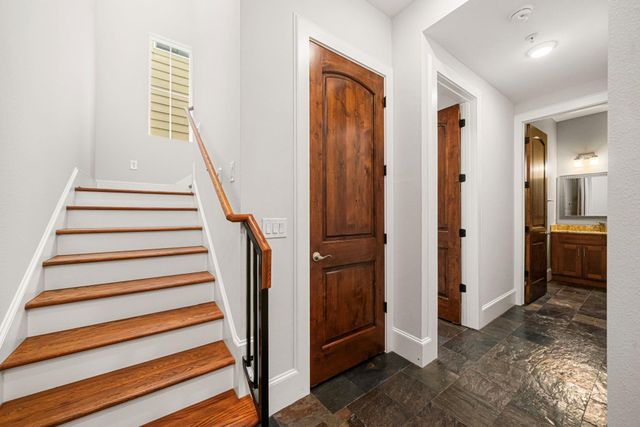 2022 Sabine Street, Houston, TX 77007