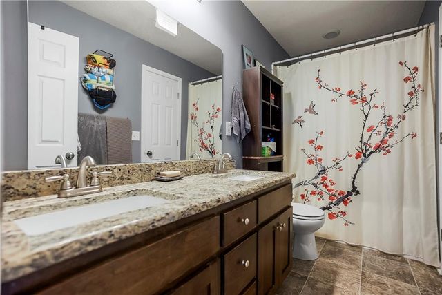 104 E 6th Street, Tonganoxie, KS 66086