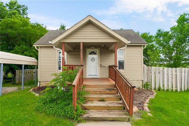 104 E 6th Street, Tonganoxie, KS 66086