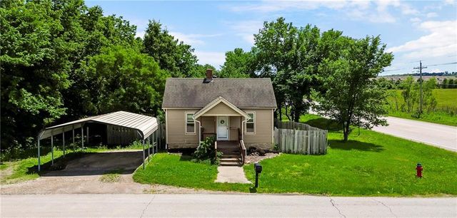 104 E 6th Street, Tonganoxie, KS 66086