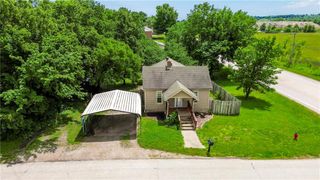 104 E 6th Street, Tonganoxie, KS 66086