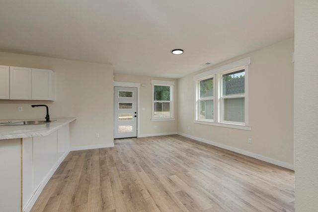 308 E Washington Street, Pierce City, MO 65723