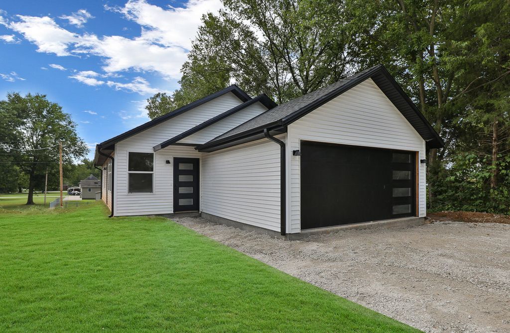 308 E Washington Street, Pierce City, MO 65723