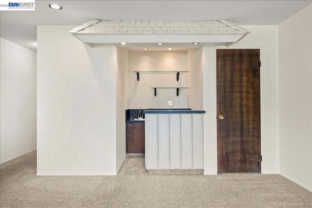 2133 Santa Clara Ave 217, Alameda, CA 94501