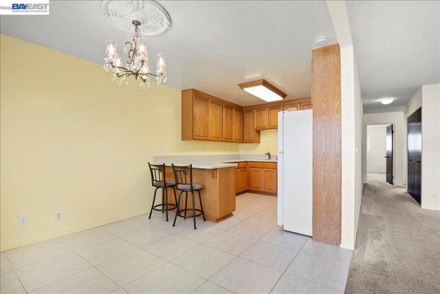 2133 Santa Clara Ave 217, Alameda, CA 94501