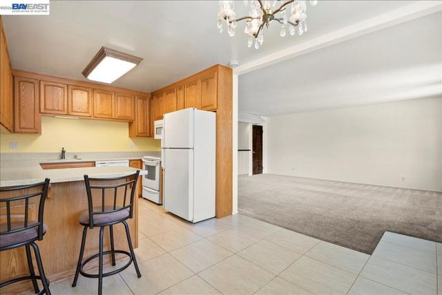 2133 Santa Clara Ave 217, Alameda, CA 94501