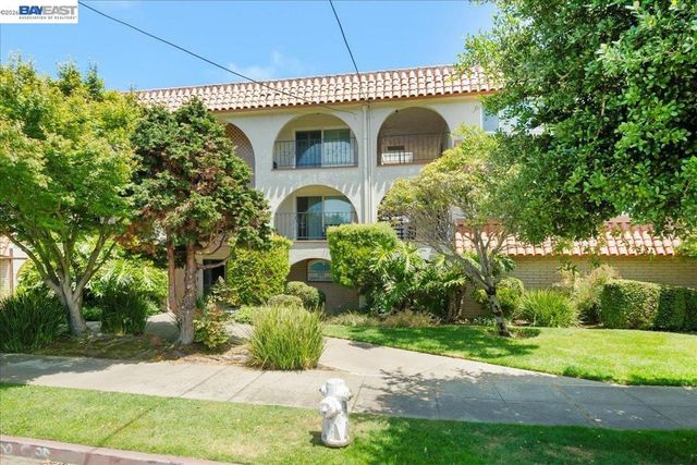 2133 Santa Clara Ave 217, Alameda, CA 94501