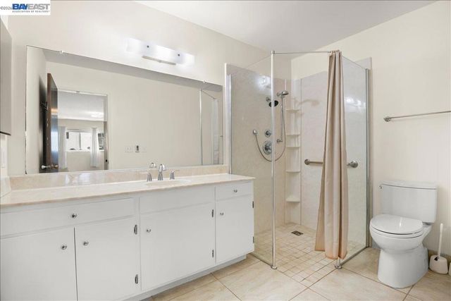 2133 Santa Clara Ave 217, Alameda, CA 94501