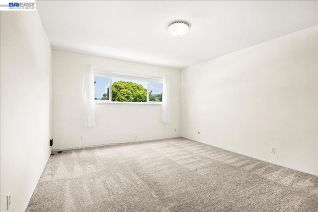 2133 Santa Clara Ave 217, Alameda, CA 94501