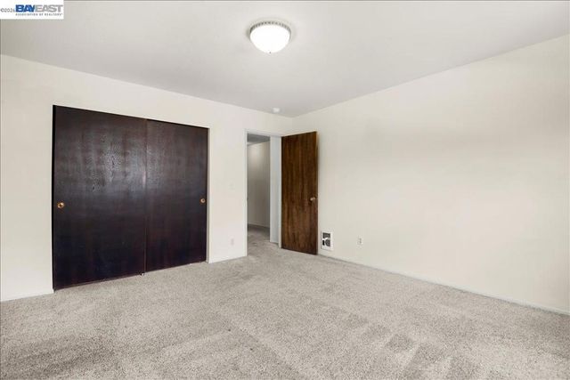 2133 Santa Clara Ave 217, Alameda, CA 94501