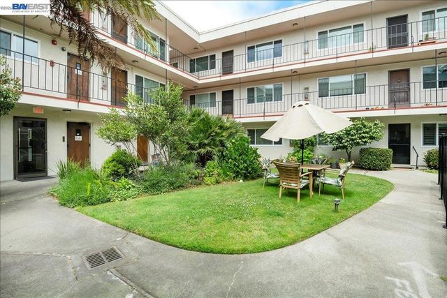 2133 Santa Clara Ave 217, Alameda, CA 94501