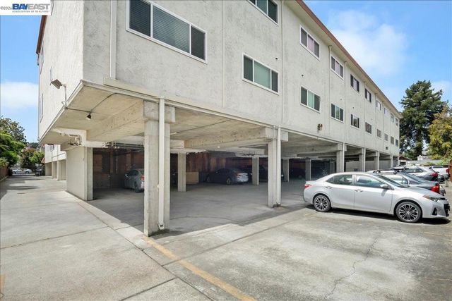 2133 Santa Clara Ave 217, Alameda, CA 94501