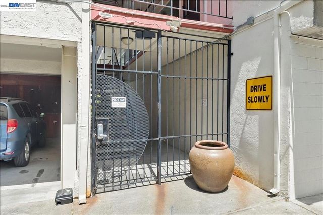 2133 Santa Clara Ave 217, Alameda, CA 94501