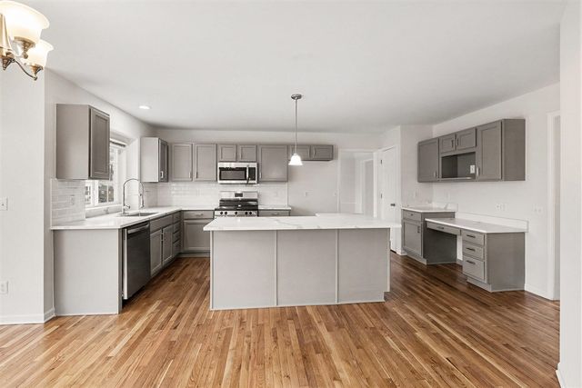 8084 Creek Bend Drive, Ypsilanti, MI 48197