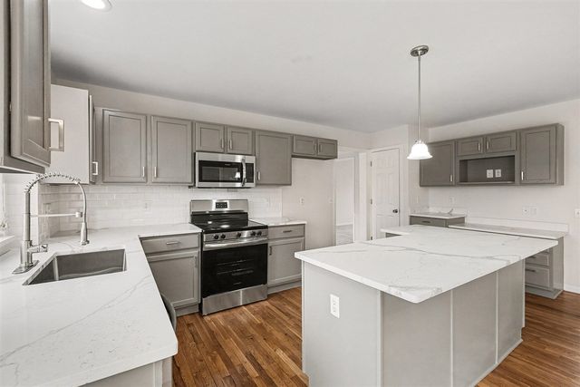 8084 Creek Bend Drive, Ypsilanti, MI 48197