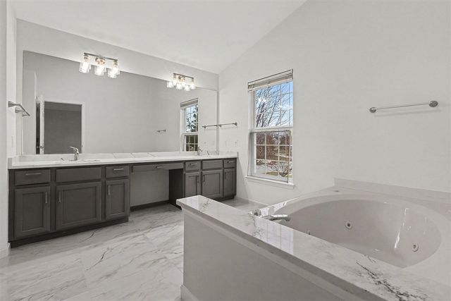 8084 Creek Bend Drive, Ypsilanti, MI 48197