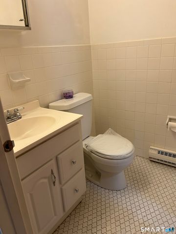 1700 Broadbridge Avenue A14, Stratford, CT 06614