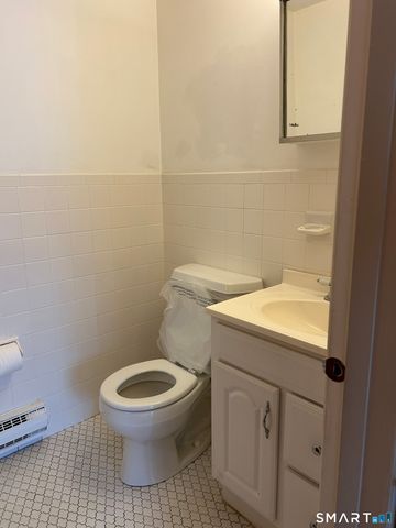 1700 Broadbridge Avenue A14, Stratford, CT 06614