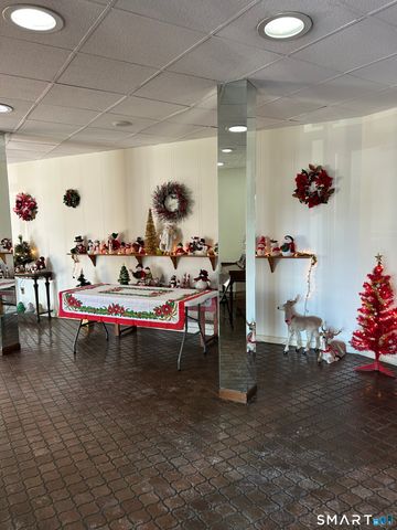 1700 Broadbridge Avenue A14, Stratford, CT 06614