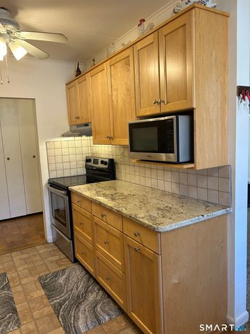 1700 Broadbridge Avenue A14, Stratford, CT 06614