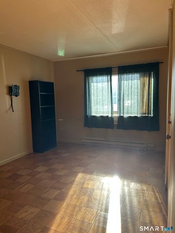 1700 Broadbridge Avenue A14, Stratford, CT 06614