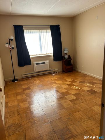 1700 Broadbridge Avenue A14, Stratford, CT 06614