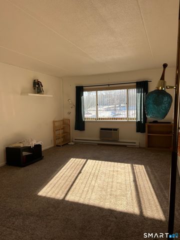 1700 Broadbridge Avenue A14, Stratford, CT 06614