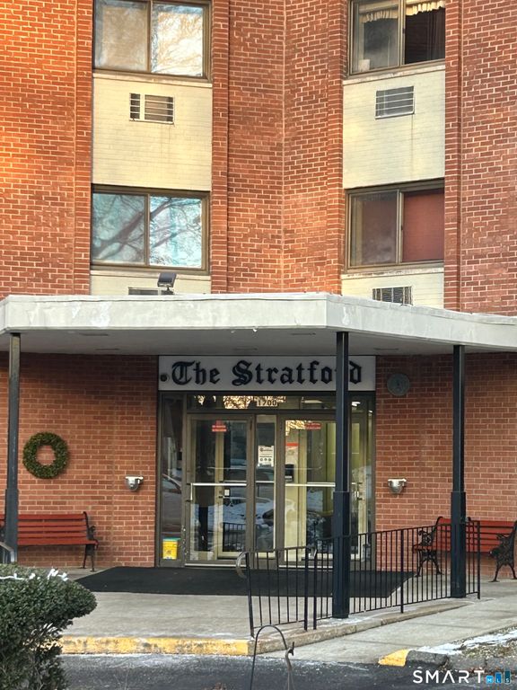 1700 Broadbridge Avenue A14, Stratford, CT 06614