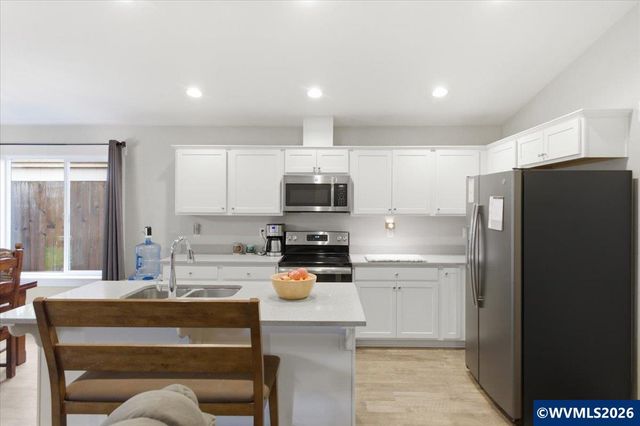 806 Wassom St, Lebanon, OR 97355