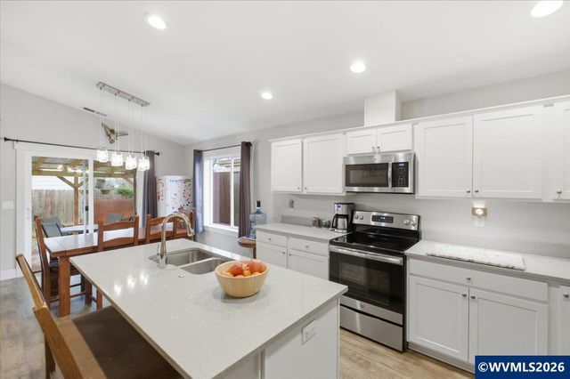 806 Wassom St, Lebanon, OR 97355