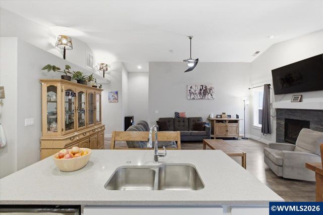 806 Wassom St, Lebanon, OR 97355