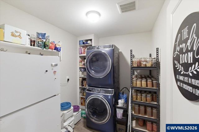 806 Wassom St, Lebanon, OR 97355