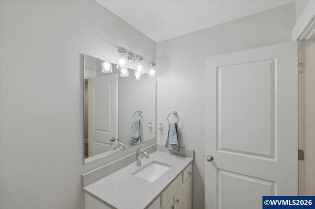 806 Wassom St, Lebanon, OR 97355