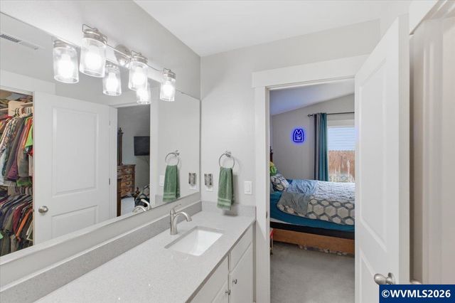 806 Wassom St, Lebanon, OR 97355