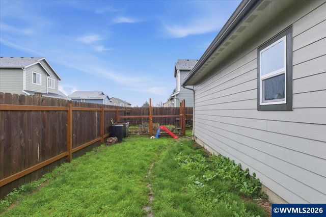 806 Wassom St, Lebanon, OR 97355