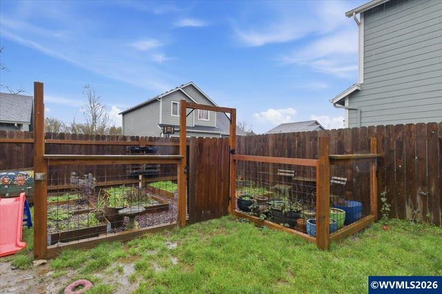 806 Wassom St, Lebanon, OR 97355