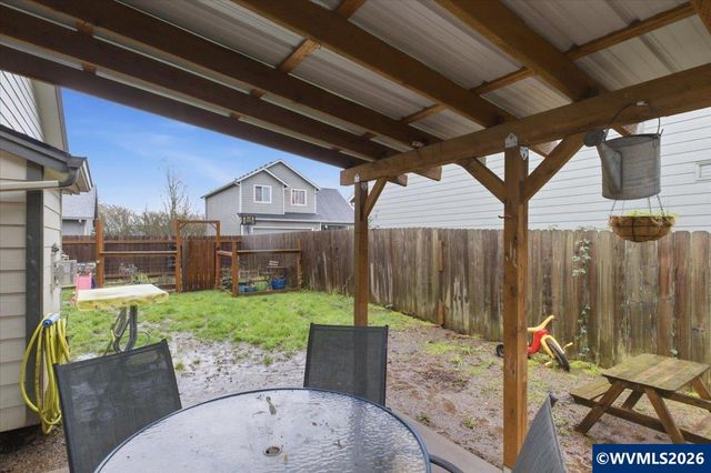 806 Wassom St, Lebanon, OR 97355