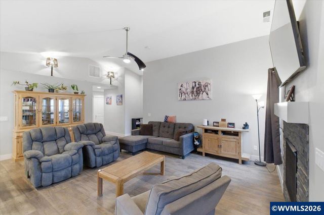 806 Wassom St, Lebanon, OR 97355