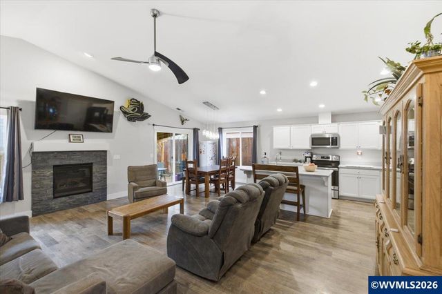 806 Wassom St, Lebanon, OR 97355