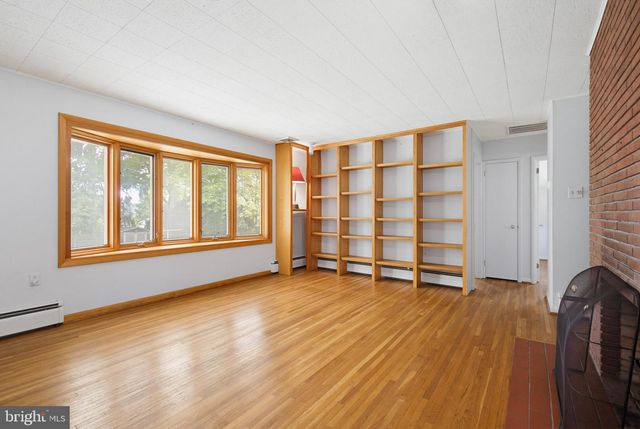 617 CAPRI RD, Lancaster, PA 17603
