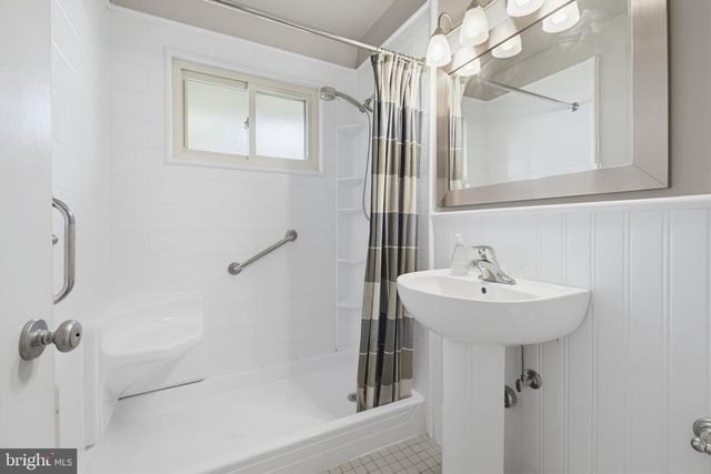 617 CAPRI RD, Lancaster, PA 17603