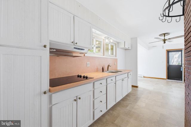 617 CAPRI RD, Lancaster, PA 17603