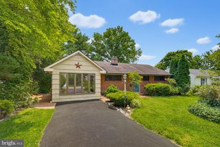 617 CAPRI RD, Lancaster, PA 17603