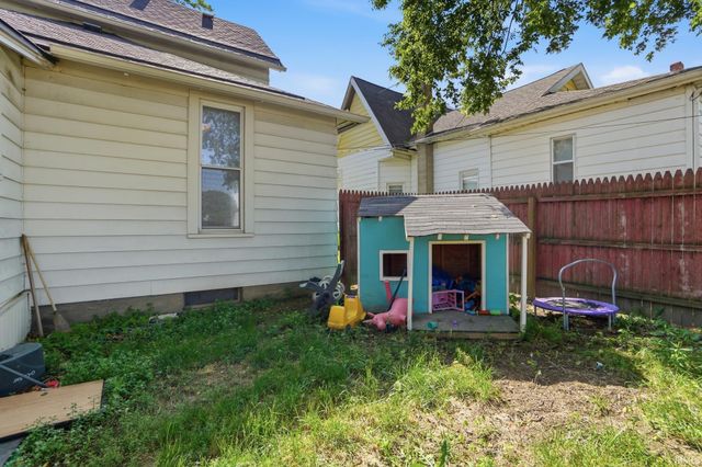 920 First Street, Huntington, IN 46750