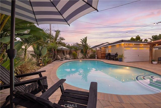 6541 E Walkerton, Long Beach, CA 90808