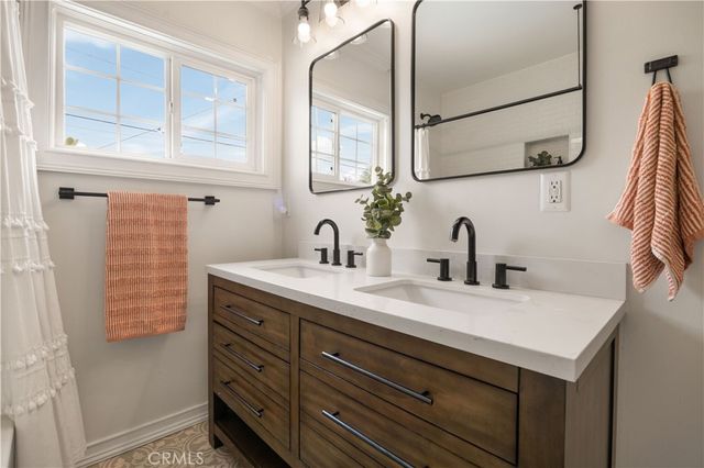 6541 E Walkerton, Long Beach, CA 90808